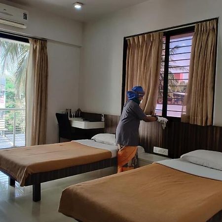 ناسيك Aashiyana Inn المظهر الخارجي الصورة