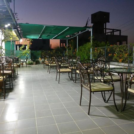 ناسيك Aashiyana Inn المظهر الخارجي الصورة