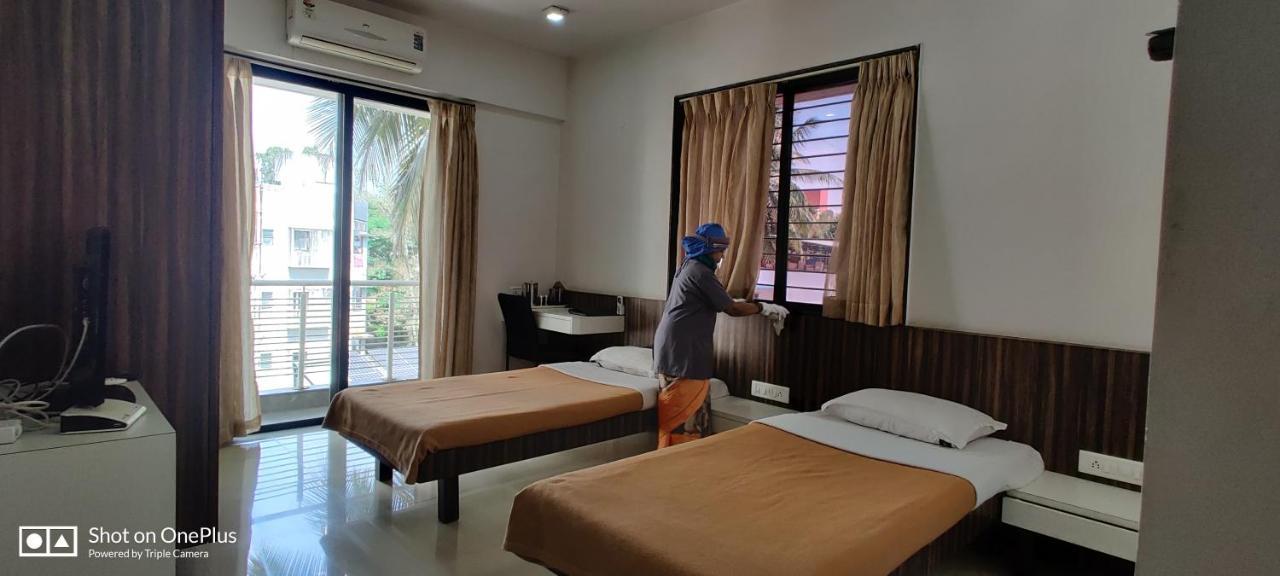 ناسيك Aashiyana Inn المظهر الخارجي الصورة