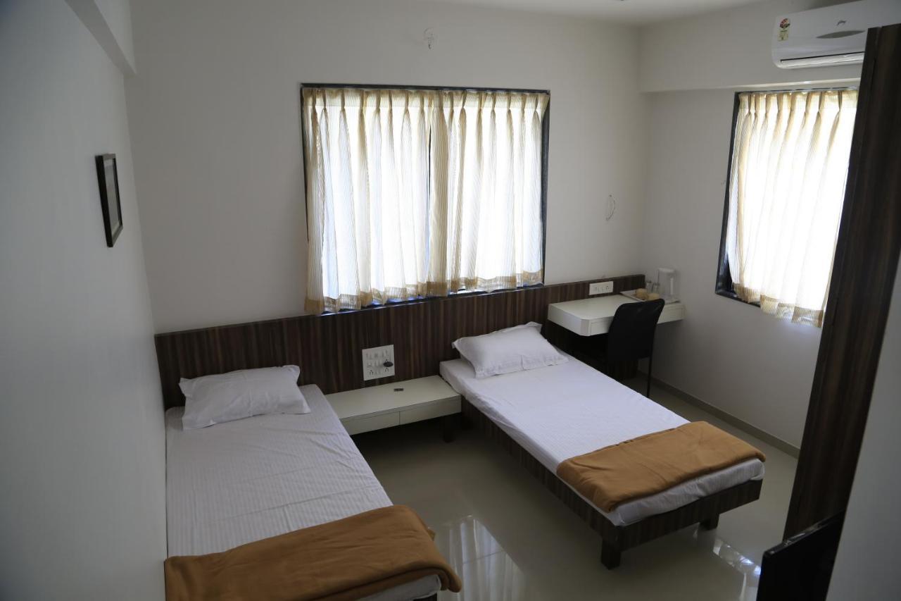 ناسيك Aashiyana Inn المظهر الخارجي الصورة
