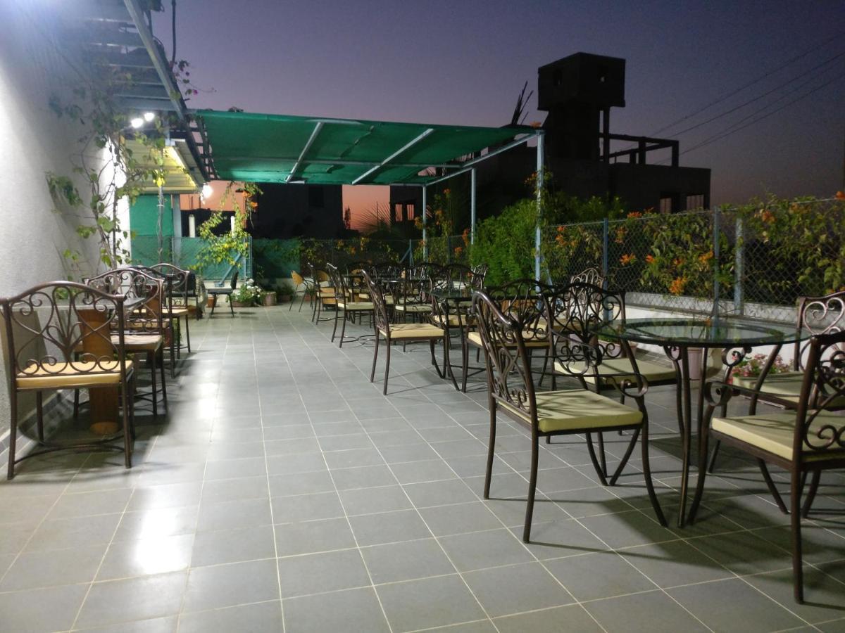 ناسيك Aashiyana Inn المظهر الخارجي الصورة
