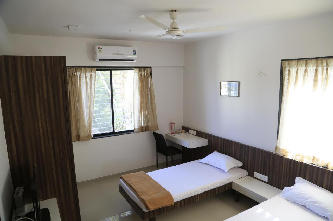 ناسيك Aashiyana Inn المظهر الخارجي الصورة